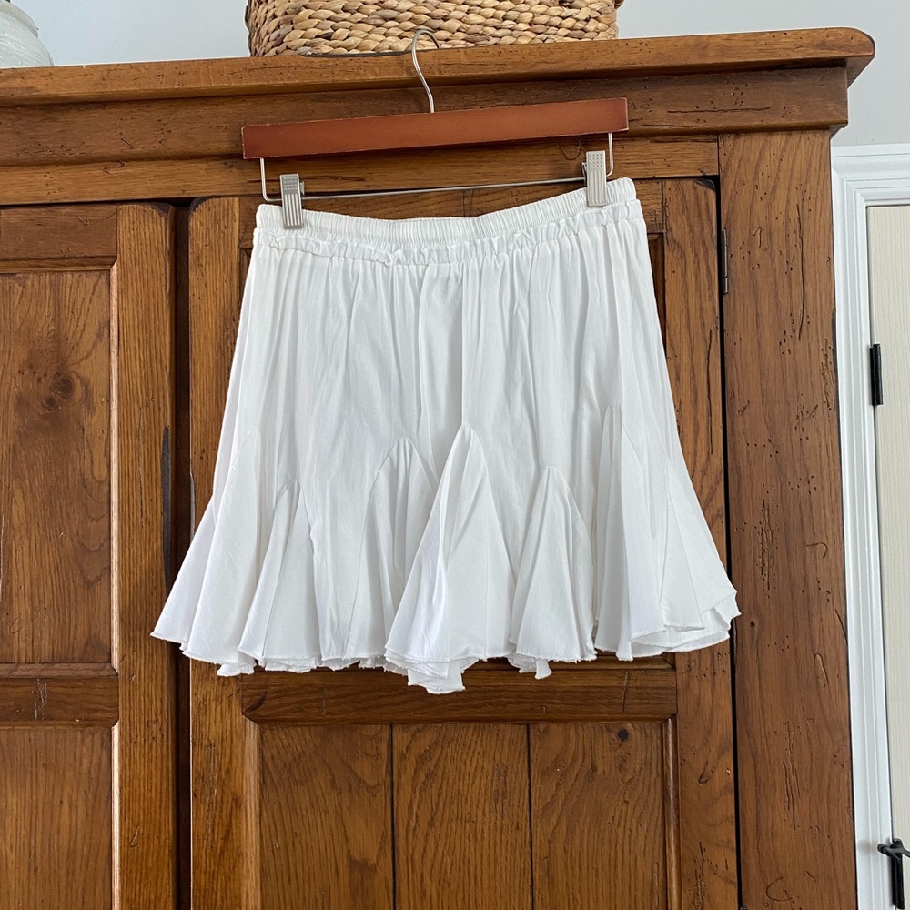 Lizard Thicket White Ruffled Mini Skort! Like New… - image 8
